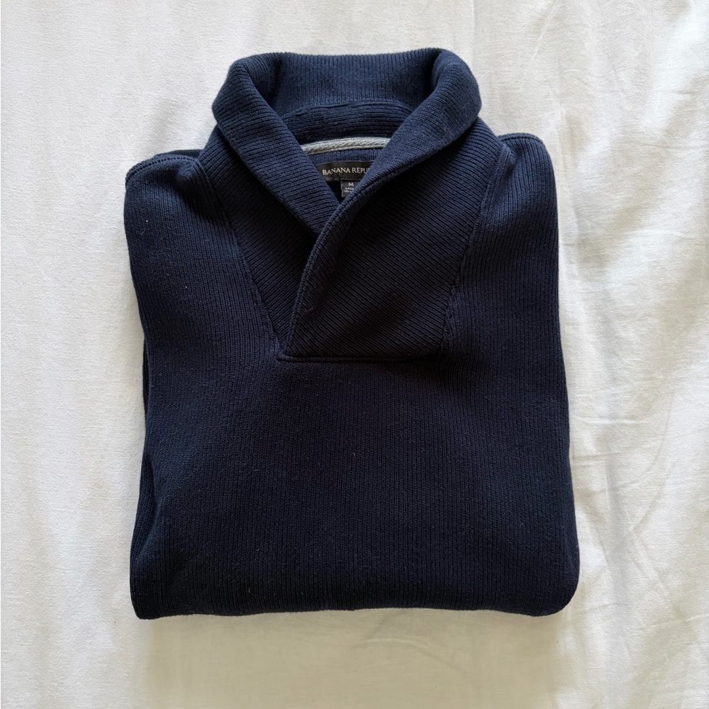 Banana Republic Men's Dark Blue V-Neck Sweater